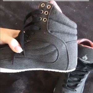 Ryderwear men’s shoes size 5 (6 for women)